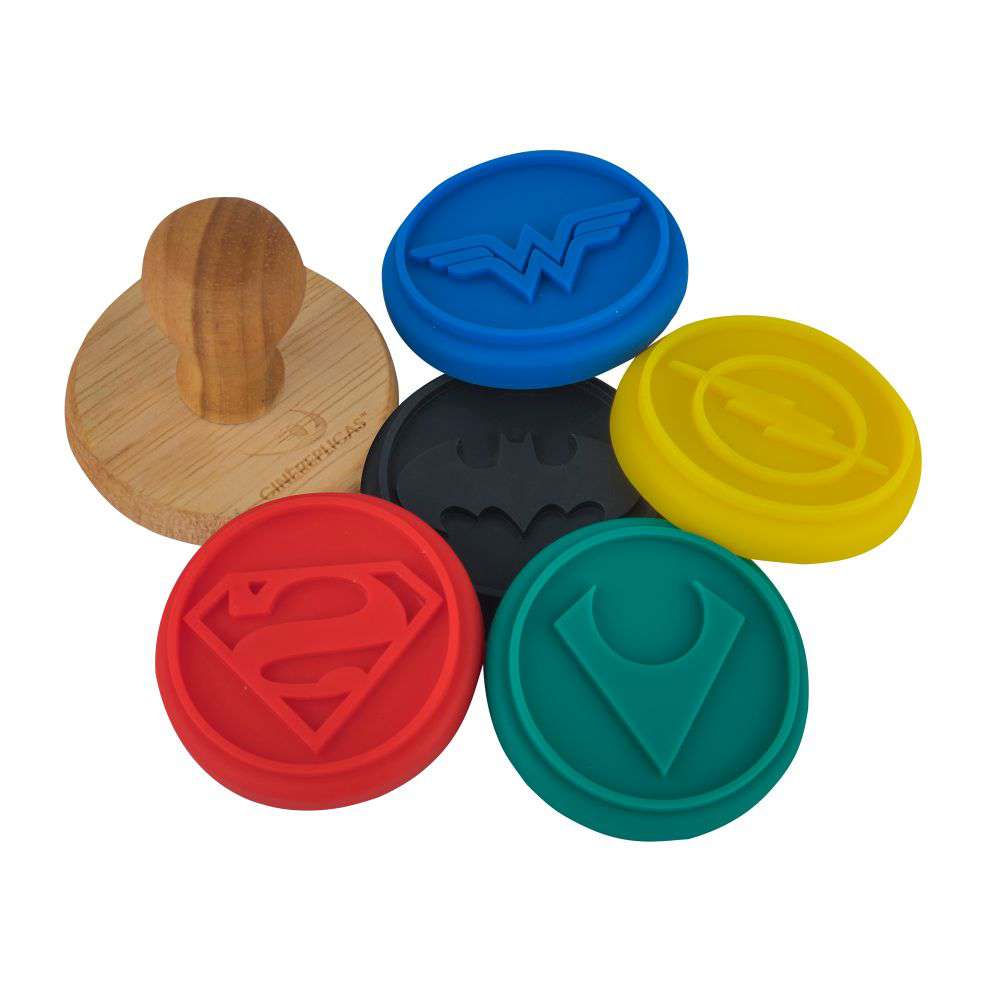 71072-JUSTICE LEAGUE LOGO COOKIE STAMPS SET