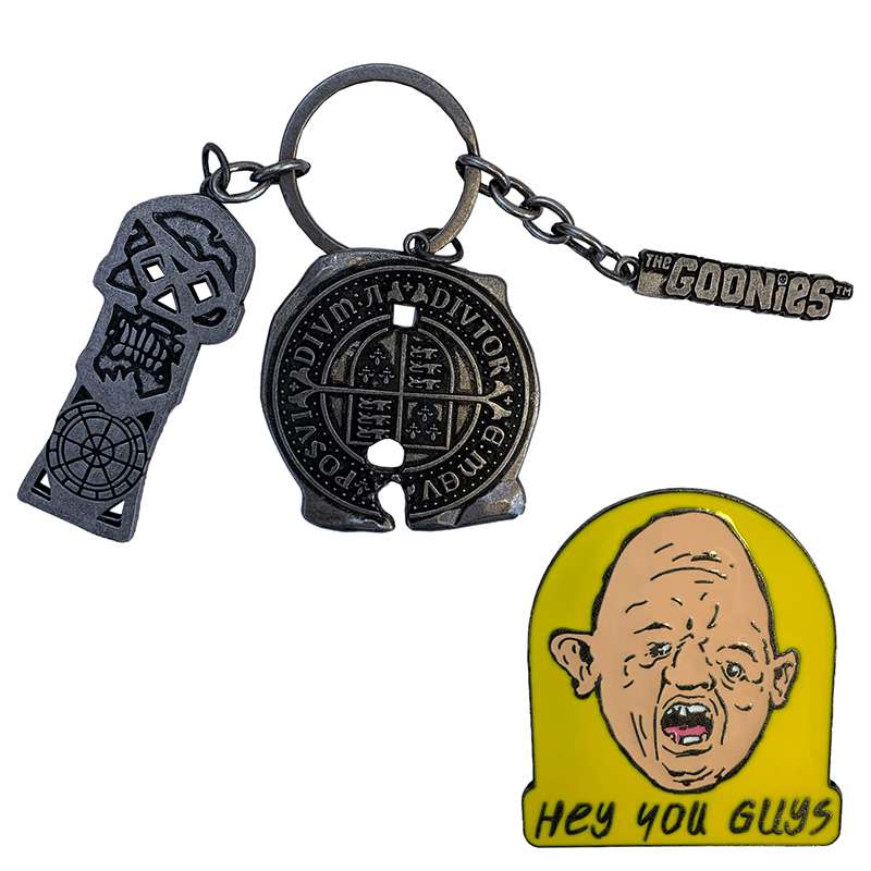 77779-THE GOONIES CHS KEYCHAIN+PIN SET