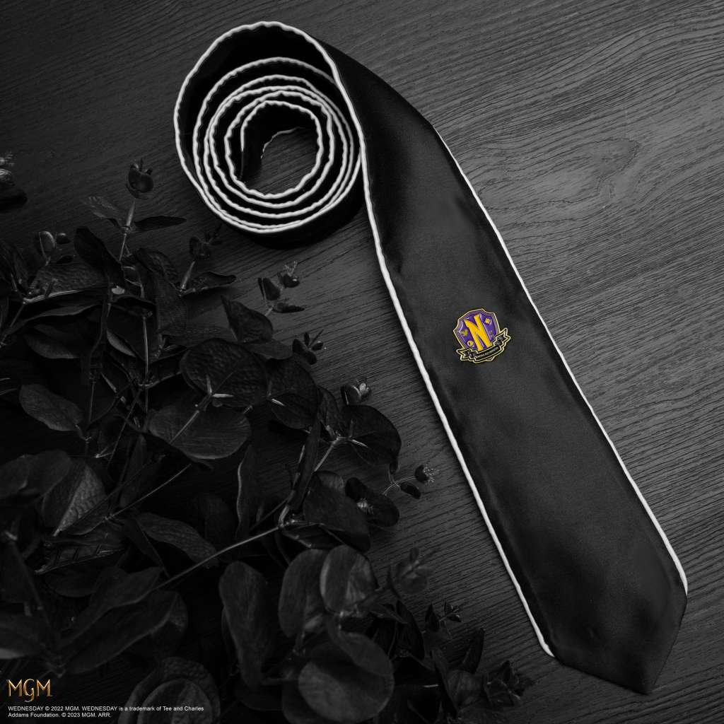 95847-WEDNESDAY NEVERMORE DLX NECKTIE AND PIN